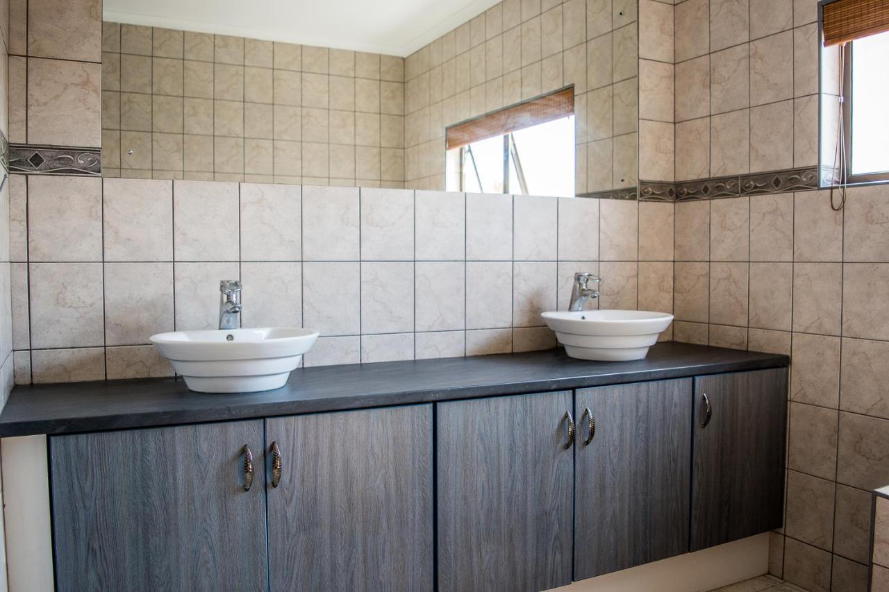 Sea View Bliss Guesthouse With Self Catering Свакопмунд Экстерьер фото